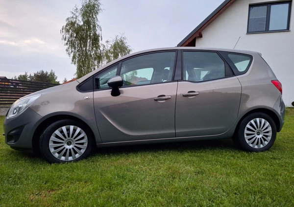 Opel Meriva cena 20700 przebieg: 229561, rok produkcji 2011 z Skalbmierz małe 781